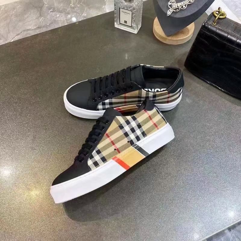 Burberry Low Shoes